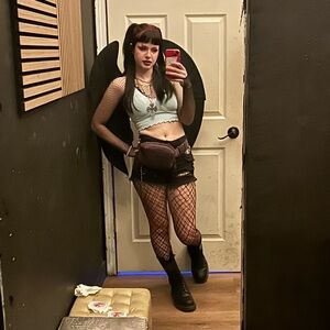 Meet your Posher, Sia